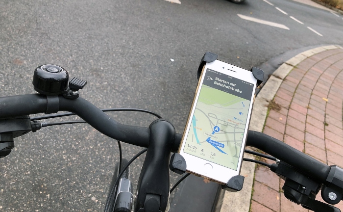 Smartphone und Kopfhörer lassen Fahrradfahrer öfter verunglücken