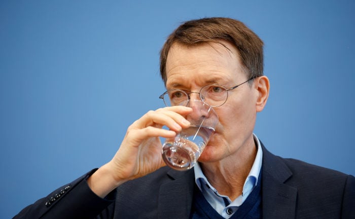 Wie Lauterbach das Finanzloch der GKV stopfen will