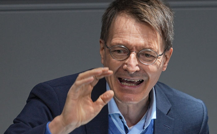 Lauterbach will Leistungen in der GKV stabil halten