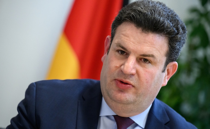 Arbeitsminister Heil: „Wir spielen Rüstung nicht gegen Rente aus“