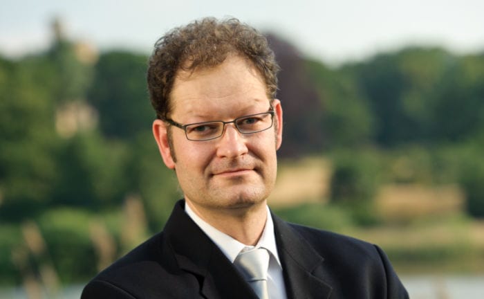 Wie man junge Kunden gewinnt und ältere trotzdem behält