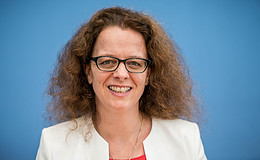 EZB-Direktorin Isabel Schnabel spricht von Zinswende