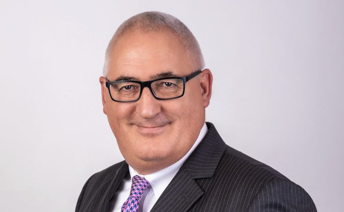 Mailo baut Management aus