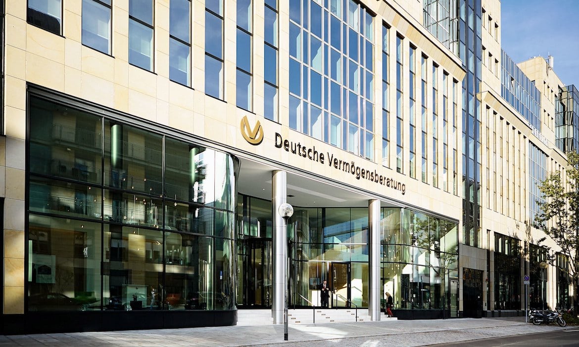 DVAG knackt Erlösmarke von 2 Milliarden Euro