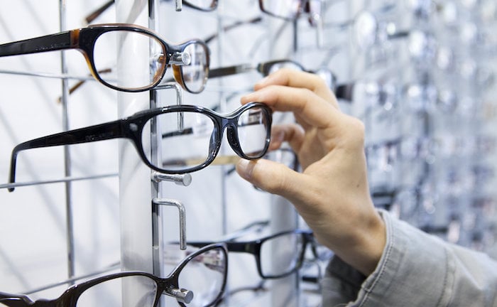 Optiker darf Spezialbrille nicht mit „kostenloser Versicherung“ verkaufen
