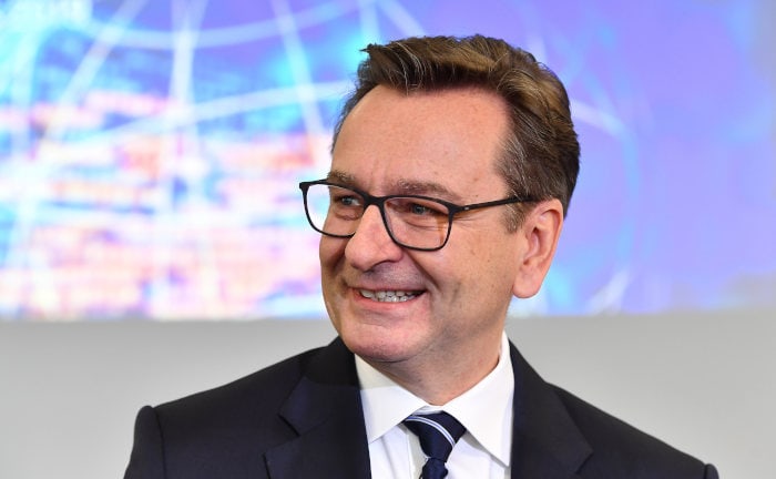 Munich Re meldet Gewinneinbruch