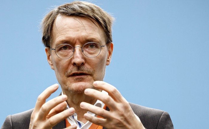 Lauterbach: Pflegebeiträge werden steigen