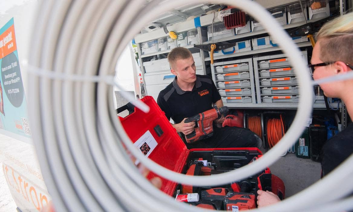 Mit bAV und bKV begehrte Fachkräfte gewinnen