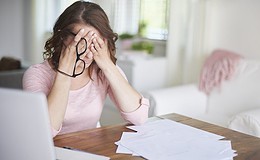 49 Prozent der Frauen legen ihr Geld aufs Sparbuch 