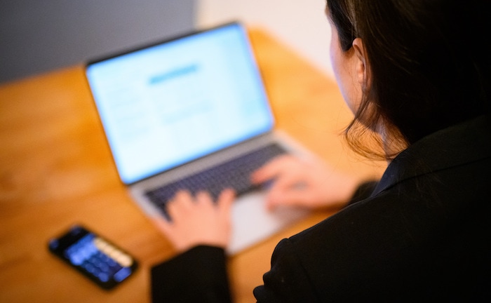 Einige Versicherer schludern beim Online-Vertrieb