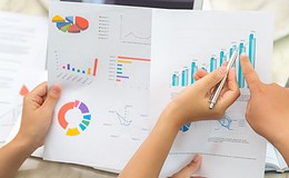 Hören Sie jetzt unseren Sonderpodcast zu Fondspolice versus Fondsdirektanlage