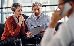 Viele Deutsche misstrauen Finanzberatern