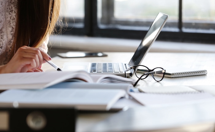 Mangelndes Finanzwissen: Finanzberatung als Wissensvermittler