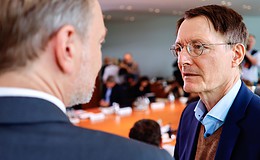 Lauterbach: Höhere GKV-Beitragsanpassung durch „Reform verhindert“