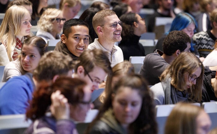 Junge Menschen wünschen sich Sicherheit