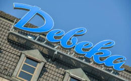 Verbraucherzentrale will Stornoklausel der Debeka kippen