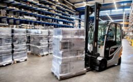 Versicherer gegen neue Versicherungspflicht für Gabelstapler, Aufsitzrasenmäher & Co. 