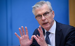 Wirtschaftsweiser: Rentenalter alle 20 Jahre um ein Jahr anheben