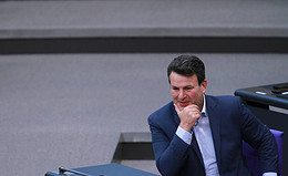 Arbeitsminister Hubertus Heil spricht von steigenden Renten