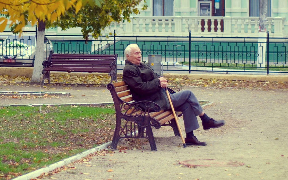 Darf ein Makler das Vermögen eines 80-Jährigen verrenten?