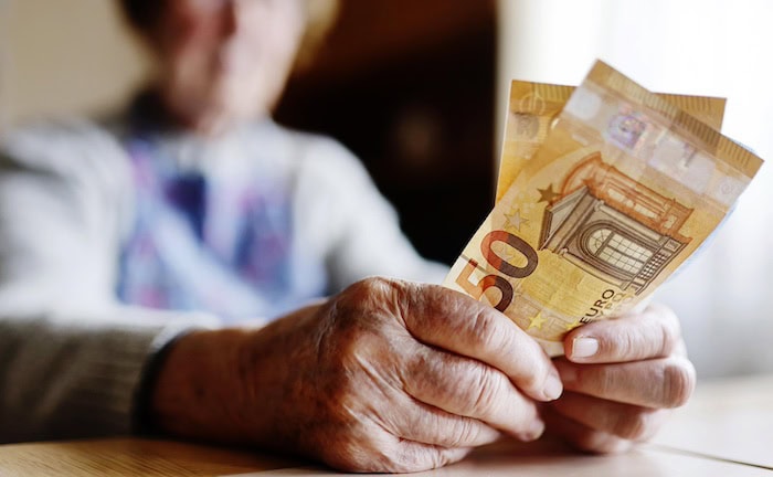 Seniorinnen haben ein Viertel weniger Einkünfte