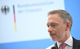 Lindner nutzt Rentenpaket für Hallo-wach-Aktion
