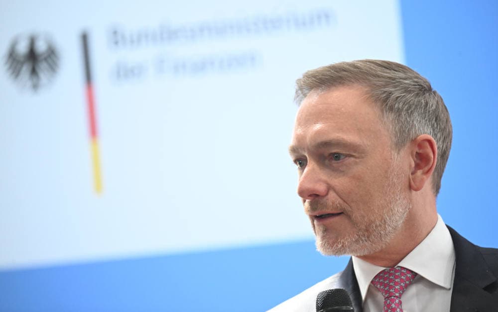 Lindner nutzt Rentenpaket für Hallo-wach-Aktion