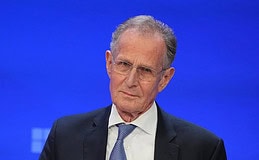 Rürup erwartet Armutsschub und würde Mini-Renten aufstocken