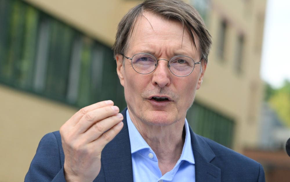 Lauterbach sieht Eigenanteil für Pflege auf 4.000 Euro steigen