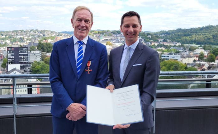 Michael H. Heinz erhält das Bundesverdienstkreuz