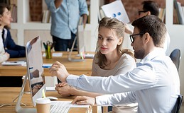 Angestellte Vertriebsmitarbeiter im Maklerbüro – Chance oder Risiko?