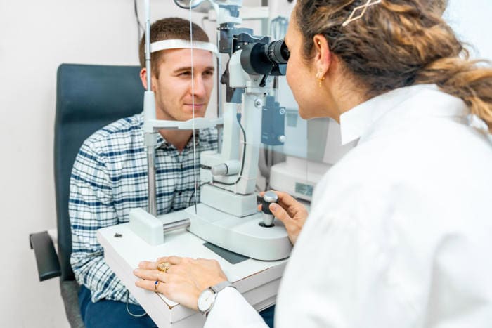 Augenarzt darf Kassenpatienten nicht für Termin zur Kasse bitten