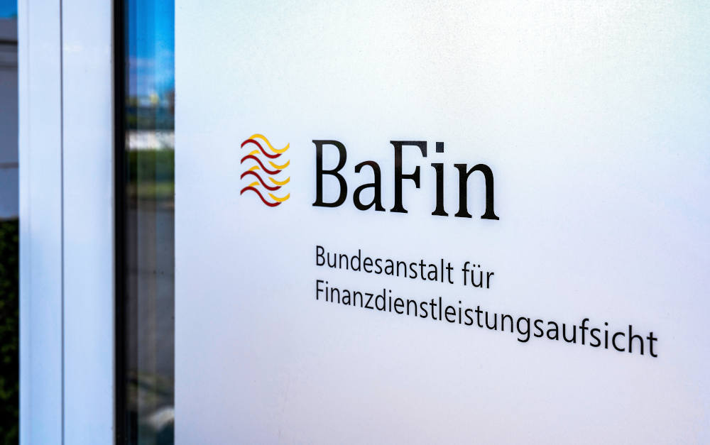 Bafin: Sonderkündigungsrecht für Element-Kunden