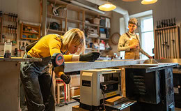 Gender-Pay-Gap schließt sich etwas, bleibt aber vorhanden