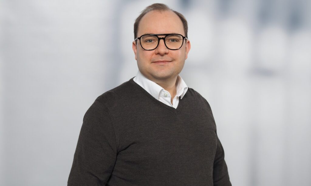 Corin Targan ist Direktor Kundenstrategie & Transformation bei Deloitte: Für die Generation Z müssen Versicherer spezielle Angebote bereitstellen, sagt er.