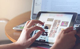 Digitale Angebote: Versicherungskunden sind skeptisch