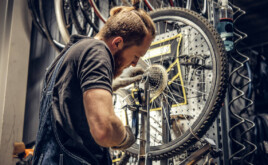 Warum deckt die Fahrradversicherung Verschleiß mit ab?