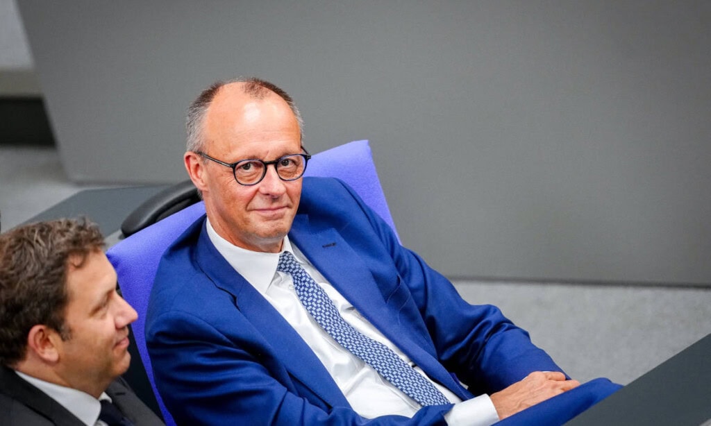 Bundeskanzler Friedrich Merz (CDU) und Vizekanzler und Finanzminister Lars Klingbeil (SPD, links): Sofortprogramm auf die Beine gestellt