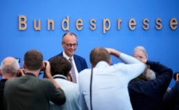 VDK sauer: Kanzler vergleicht Krankenversicherung mit Autos