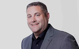 Warum die Versicherungsbranche noch immer im Papierstau steckt