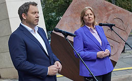 Was macht die Regierung mit externen Reformvorschlägen?