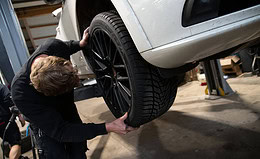 Stundensatz von KFZ-Werkstätten erstmals über 200 Euro