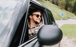 KFZ-Versicherung: Begleitetes Fahren zahlt sich aus