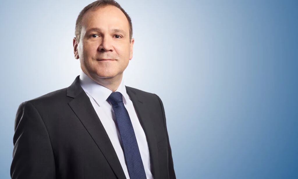 Warum sich die Basisrente auch bei mittleren Einkommen lohnt, erläutert Steffen Liebing von Standard Life im Pfefferminzia-Interview.
