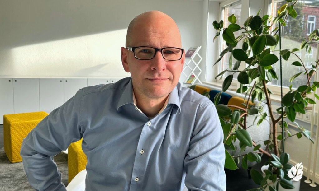 Pfefferminzia-Redakteur Andreas Harms: „... an den Zähnen erkennen, wie viel Geld jemand verdient?“