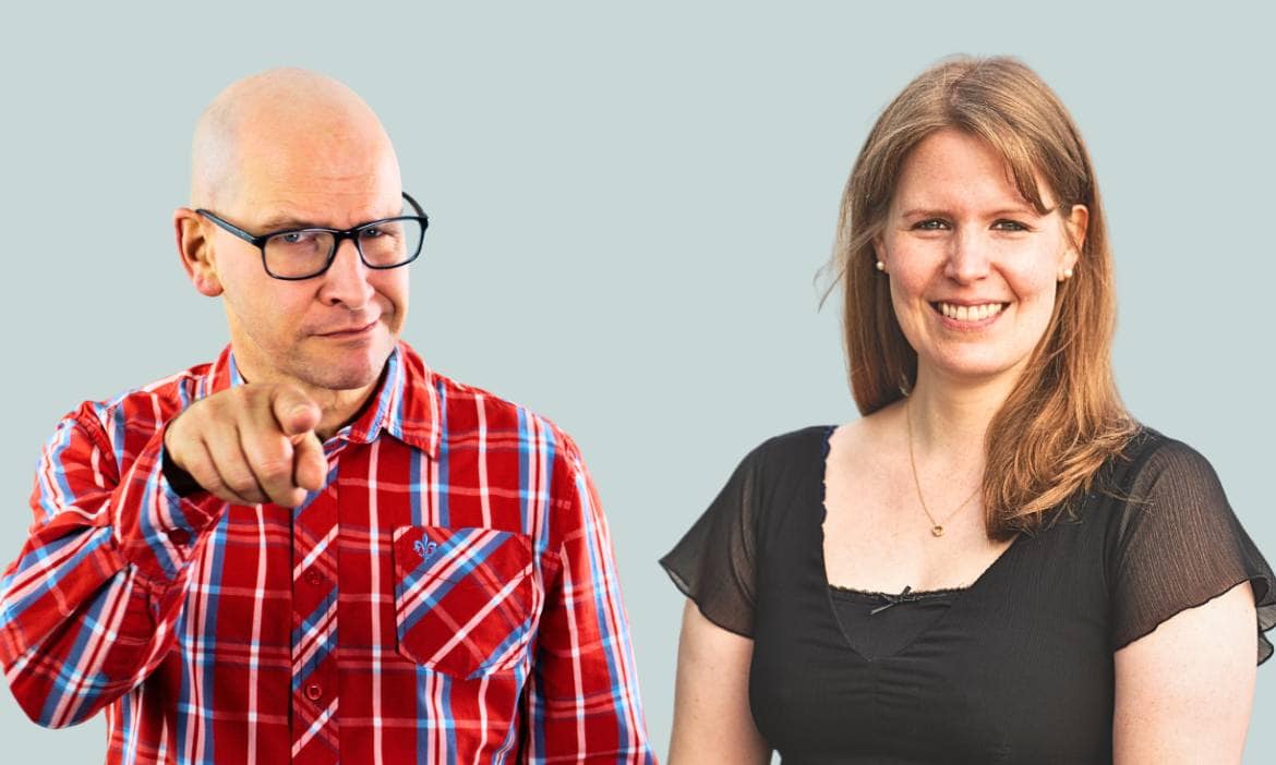 Pfefferminzia.de, zwei Personen im Gespräch, die an einem Event teilnehmen, symbolisieren Networking.