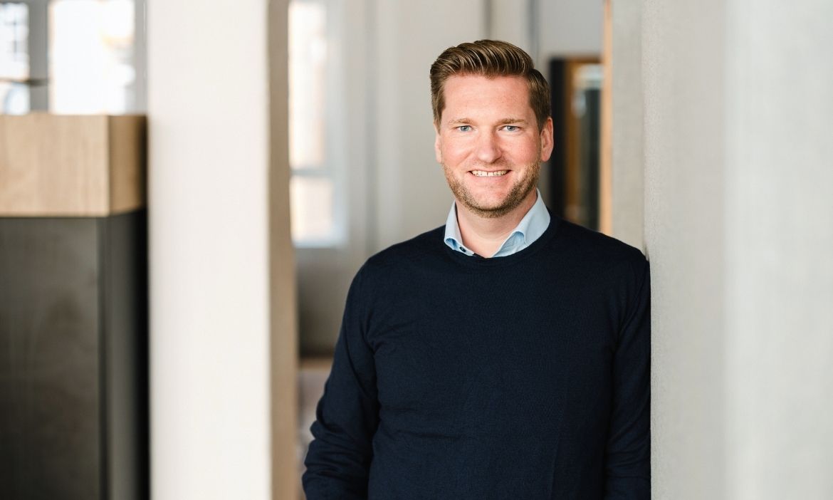 Expertenbild eines Mannes, der für Cybersicherheit im Jahr 2026 steht.