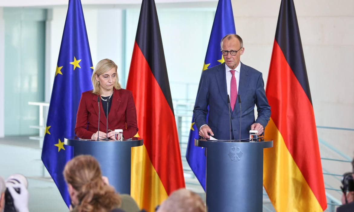Bundesgesundheitsministerin Nina Warken und Bundeskanzler Friedrich Merz (beide CDU) auf der Pressekonferenz am 29. April 2026. Das Bundeskabinett hatte gerade den Gesetzentwurf für die Gesundheitsreform beschlossen