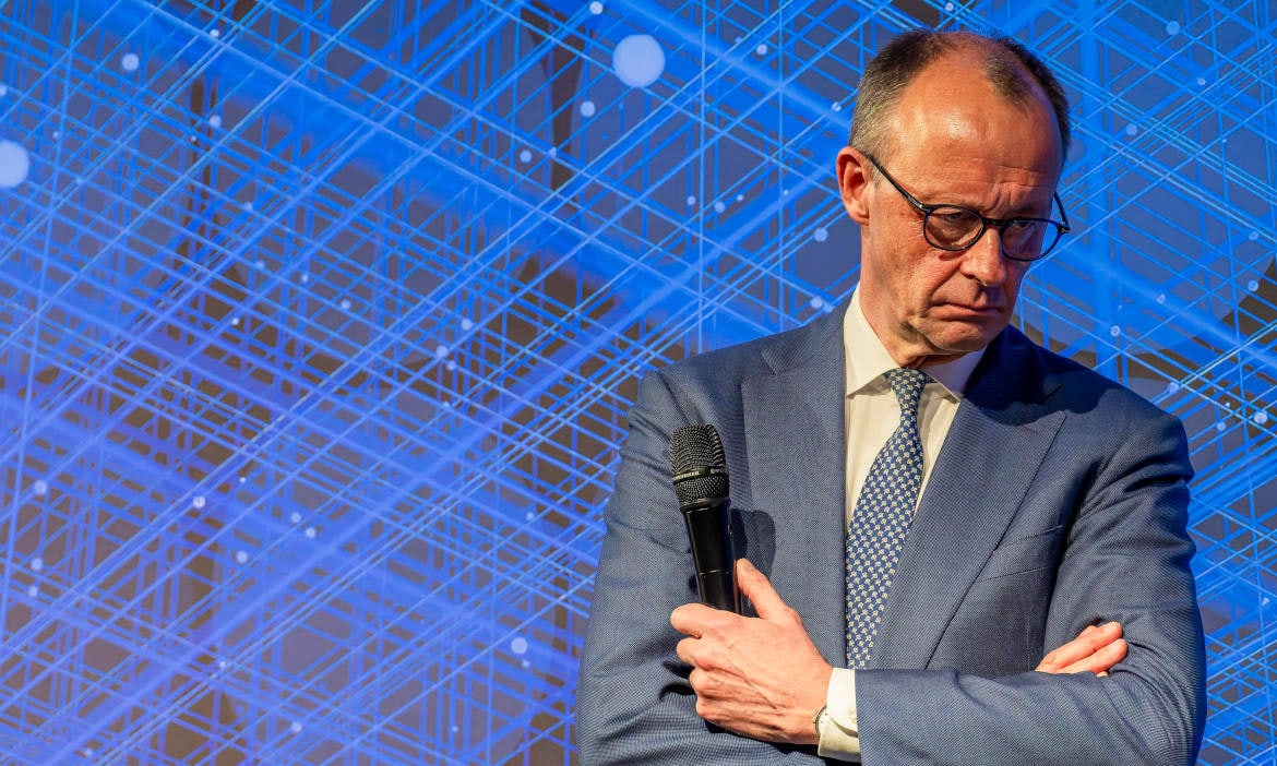 Bundeskanzler bei einer Rede zur Herabstufung der gesetzlichen Rente.