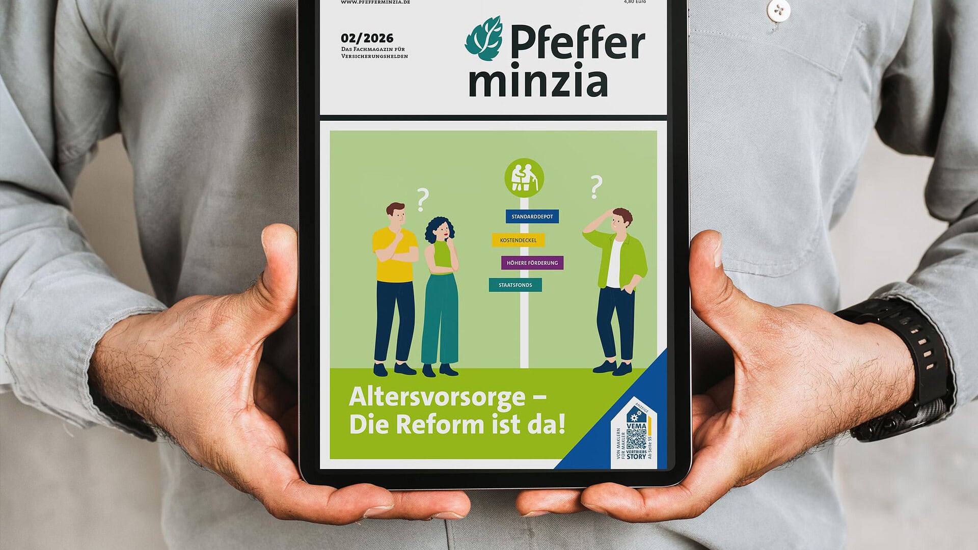 Person hält Tablet mit Pfefferminzia Magazin Cover, Altersvorsorge Thema, April 2026.